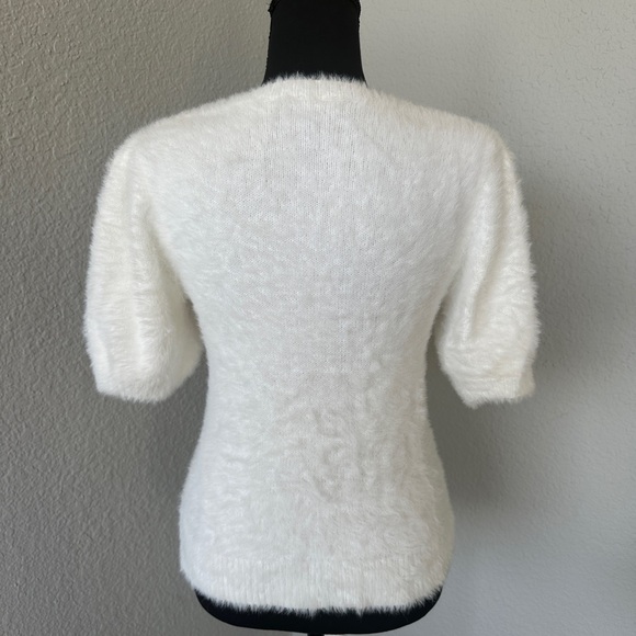 525 America Soft Fuzzy White Short Sleeve Sweater - Picture 7 of 16